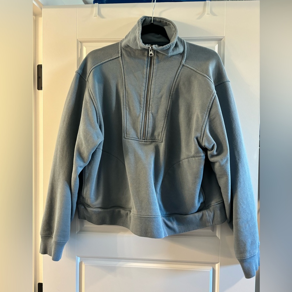 Everlane crop sweatshirt